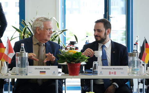 Bildungsminister aus Kanada informiert sich über Hörakustik in Deutschland / Deutsch-kanadischer Austausch am Campus Hörakustik - Foto: presseportal.de