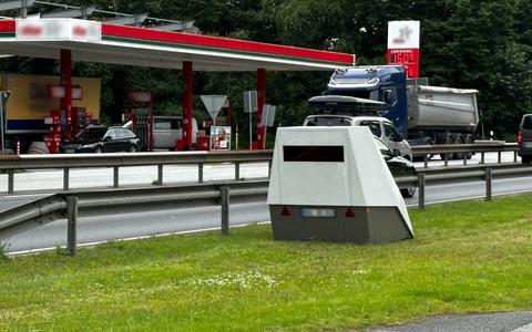 POL-HB: Nr.: 0348--Einsatz des neuen Enforcement Trailer (Blitzanhänger) der Polizei Bremen-- - Foto: presseportal.de