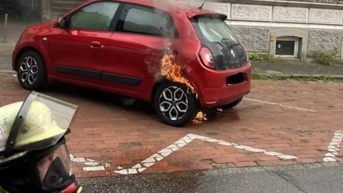 POL-STD: Stade: Fahrzeugbrand - Bild: presseportal.de
