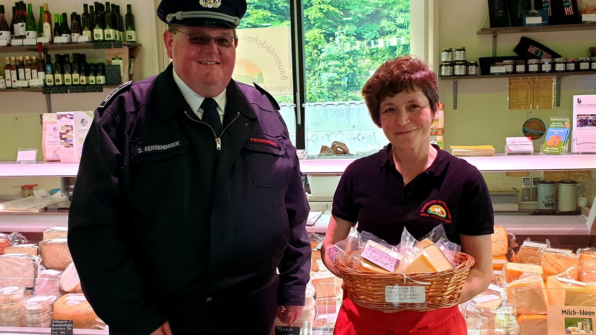 FW Schalksmühle: Großzügige Spende für die Jugendarbeit der Freiwilligen Feuerwehr Schalksmühle - Foto: presseportal.de