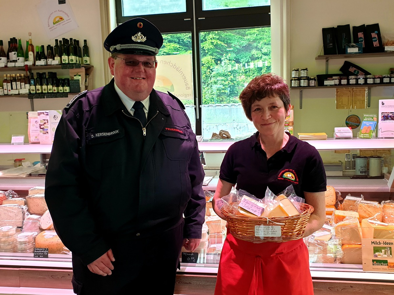 FW Schalksmühle: Großzügige Spende für die Jugendarbeit der Freiwilligen Feuerwehr Schalksmühle - Foto: presseportal.de
