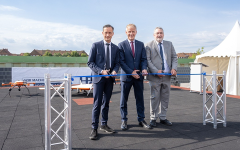 POL-HH: 240614-4. Flugdrohnen und Roboterhunde: unbemannte Systeme bieten neue Arbeitsmethoden im heute eröffneten dronePORT Hamburg - Foto: presseportal.de