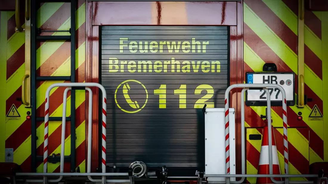 FW Bremerhaven: Feuerwehr Bremerhaven sucht vermisste Person mit Drohne - Bild: presseportal.de