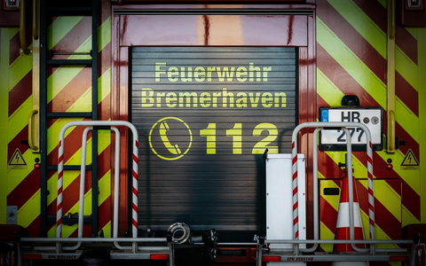 FW Bremerhaven: Verrauchter Treppenraum im Mehrfamilienhaus - Foto: presseportal.de