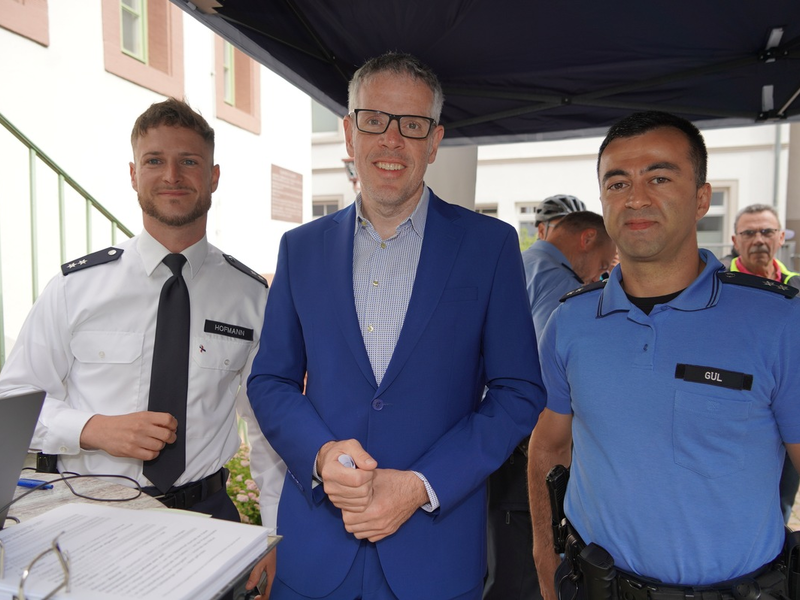 POL-DA: Heppenheim: Fahrradmesse beim Landratsamt/Polizei codiert und registriert 65 Fahrräder - Foto: presseportal.de