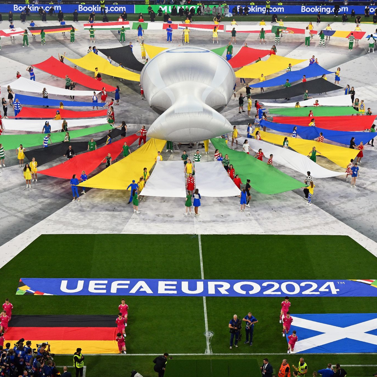 Die EM in Deutschland ist eröffnet. - Foto: Peter Kneffel/dpa