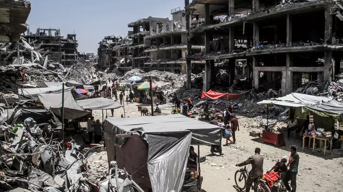 Derzeit werden dort noch rund 120 Geiseln in Gefangenschaft der Hamas vermutet, wobei unklar ist, wie viele von ihnen noch am Leben sind. - Bild: Mahmoud Zaki/XinHua/dpa