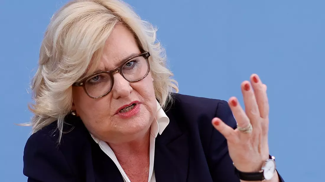 «Umfragen zeigen, dass eine deutliche Mehrheit der Deutschen für die Rückkehr der Wehrpflicht ist»: Eva Högl. - Bild: Carsten Koall/dpa