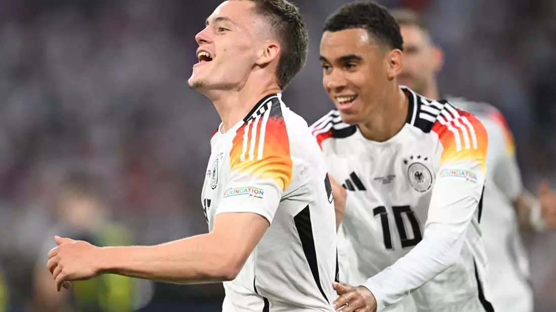 Florian Wirtz (l) und Jamal Musiala machten gegen Schottland ein überragendes Spiel. - Bild: Sven Hoppe/dpa