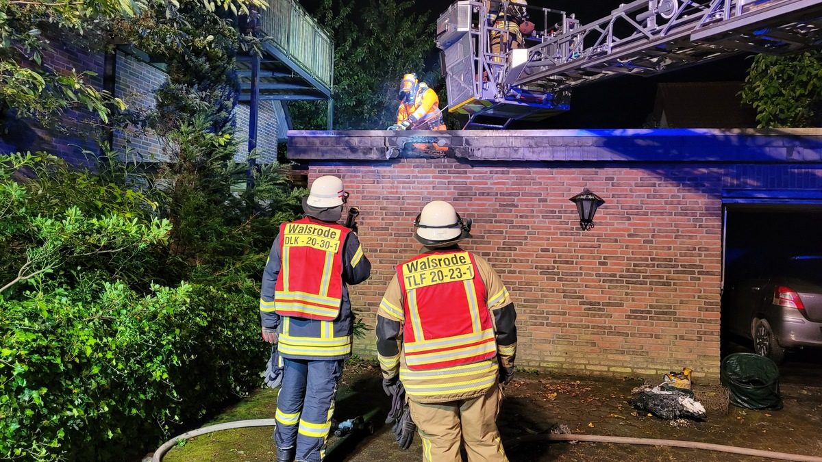 FW-ROW: Brennendes Einfamilienhaus gemeldet - Foto: presseportal.de