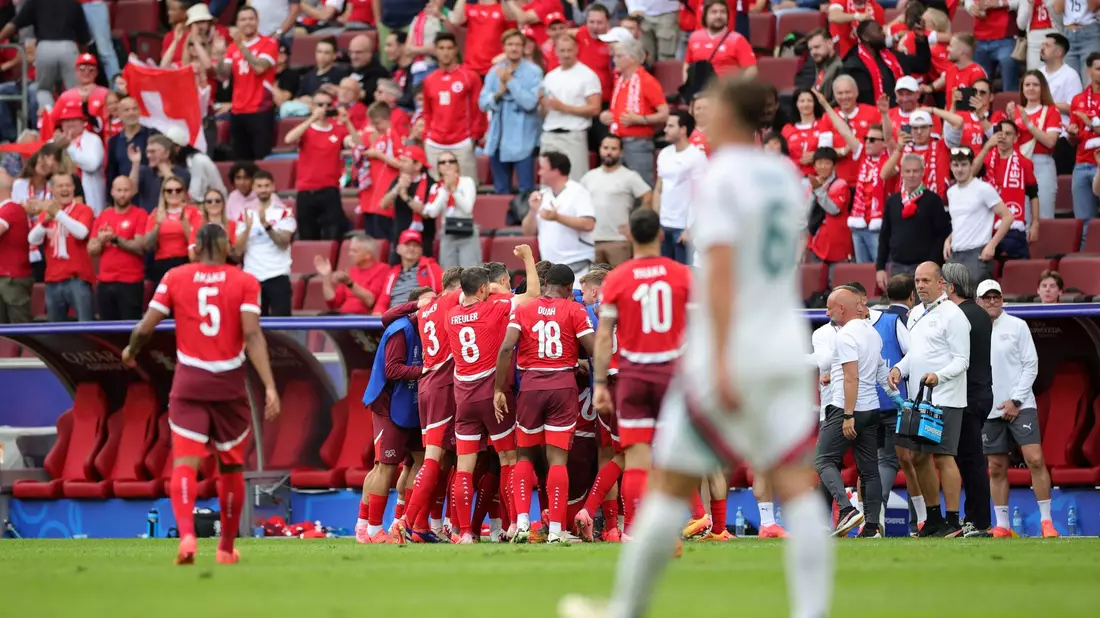 Die Schweiz startet mit einem 3:1-Erfolg in die Fußball-Europameisterschaft. - Bild: Rolf Vennenbernd/dpa