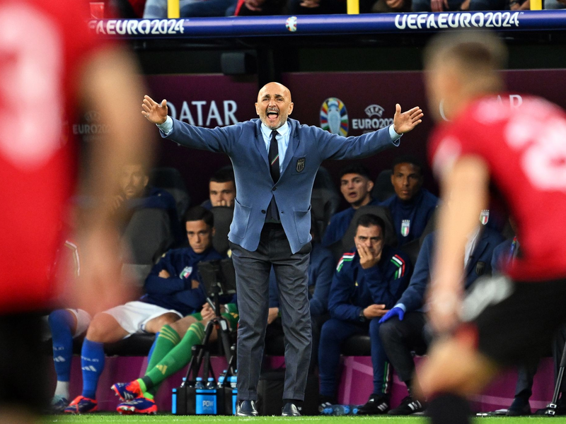 Italiens Trainer Luciano Spalletti war mit dem Auftritt seines Teams nicht immer zufrieden. - Foto: Bernd Thissen/dpa