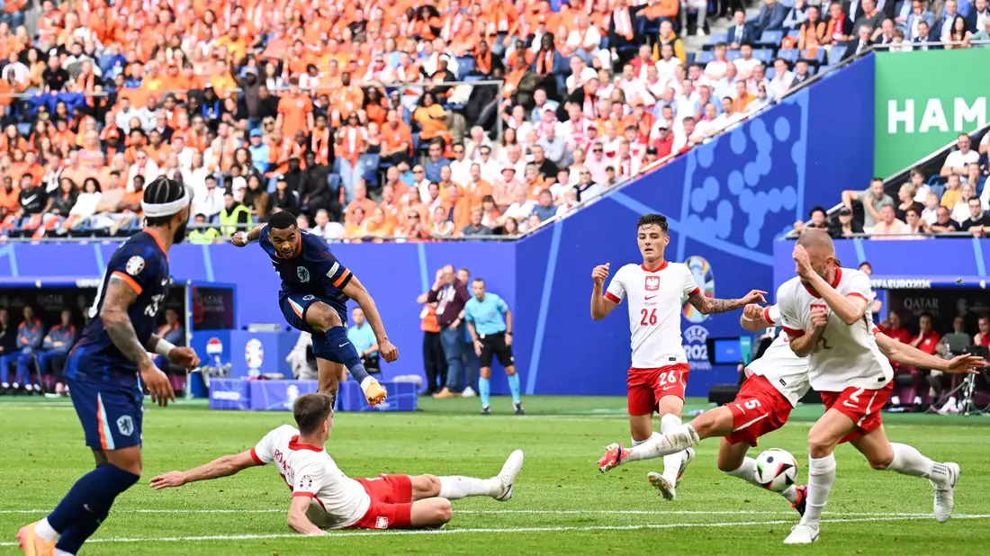 Nur 13 Minuten nach dem Rückstand konnte Cody Gakpo für die Niederlande zum 1:1 ausgleichen. - Bild: Sina Schuldt/dpa