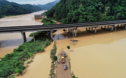 Teile der chinesischen Provinz Fujian stehen unter Wasser. - Foto: Huang Jiemin/XinHua/dpa