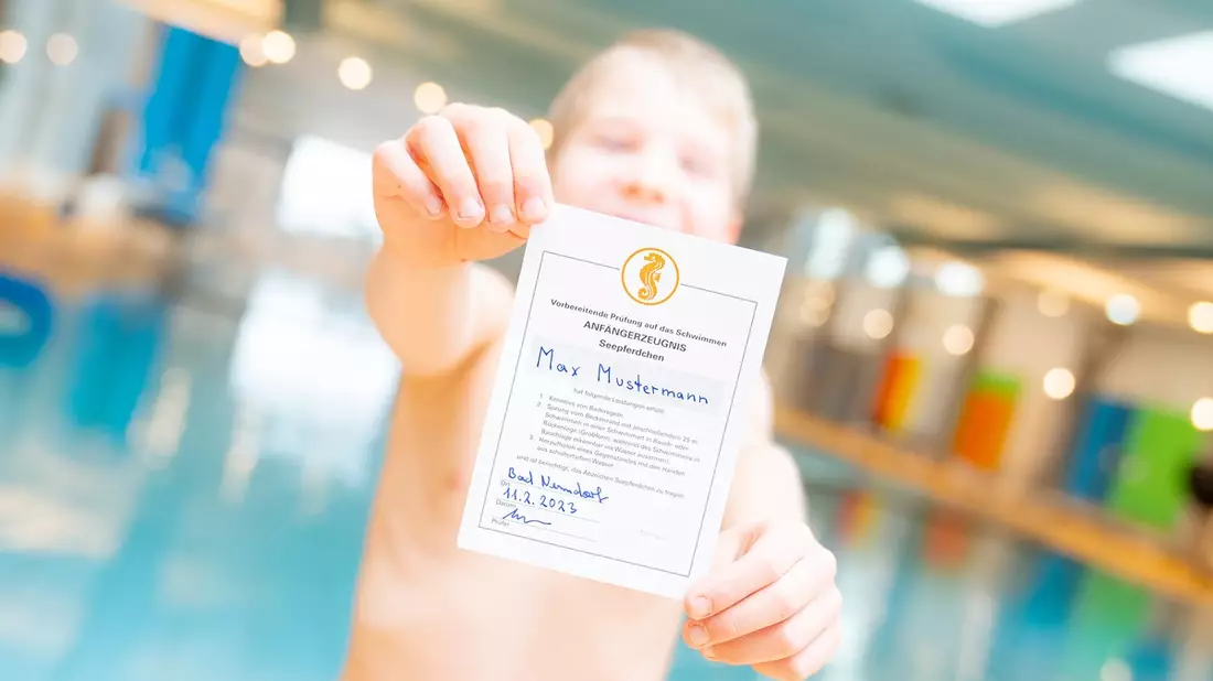 Weit über 16.000 erfolgreiche Schwimmprüfungen bei den Schwimmabzeichentagen 2024 - Bild: presseportal.de