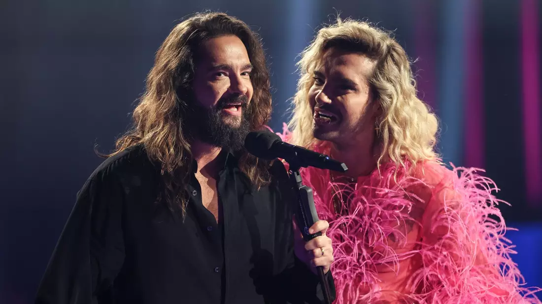 Tom (l.) und Bill Kaulitz sind 2010 gemeinsam nach Hollywood ausgewandert. - Bild: Friso Gentsch/dpa