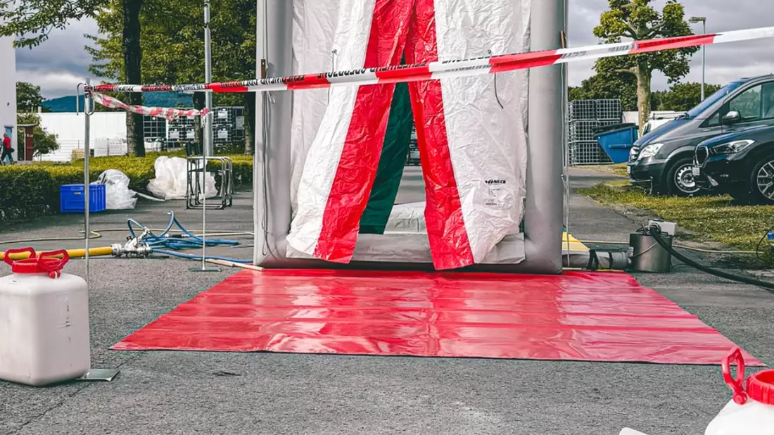 FW-DT: ABC-Einsatz bei Lack herstellendem Betrieb an der Ohmstraße - Bild: presseportal.de