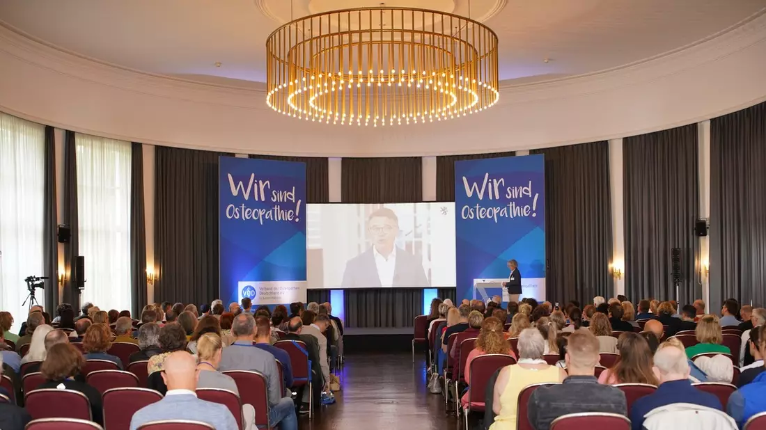 Vorwärts zu den Wurzeln: Erfolgreiches Jubiläumssymposium in Wiesbaden /150 Jahre Osteopathie und 30 Jahre Berufsverband VOD - Bild: presseportal.de