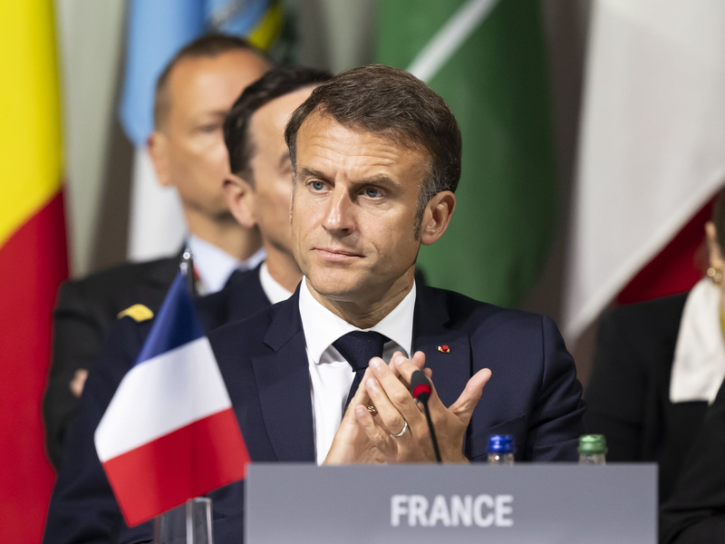 Emmanuel Macron hat Neuwahlen der französischen Parlamentskammer angekündigt. - Foto: Urs Flueeler/KEYSTONE/EDA/POOL/dpa