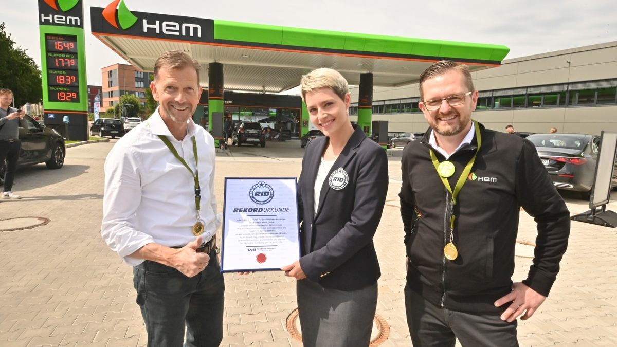 Glänzender Erfolg: HEM und Deutschlands Autofahrer stellen neuen Weltrekord auf - Foto: presseportal.de