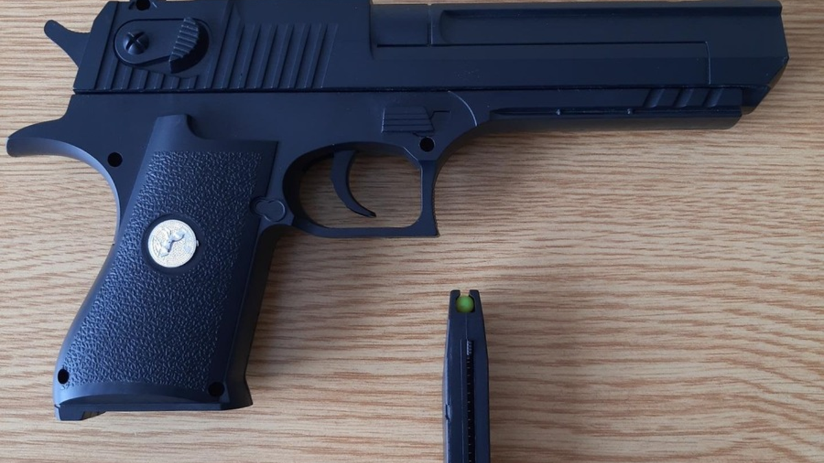 BPOLD-B: Bundespolizei stellt Anscheinswaffe am Hauptbahnhof Cottbus sicher - Foto: presseportal.de