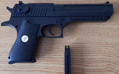 BPOLD-B: Bundespolizei stellt Anscheinswaffe am Hauptbahnhof Cottbus sicher - Foto: presseportal.de