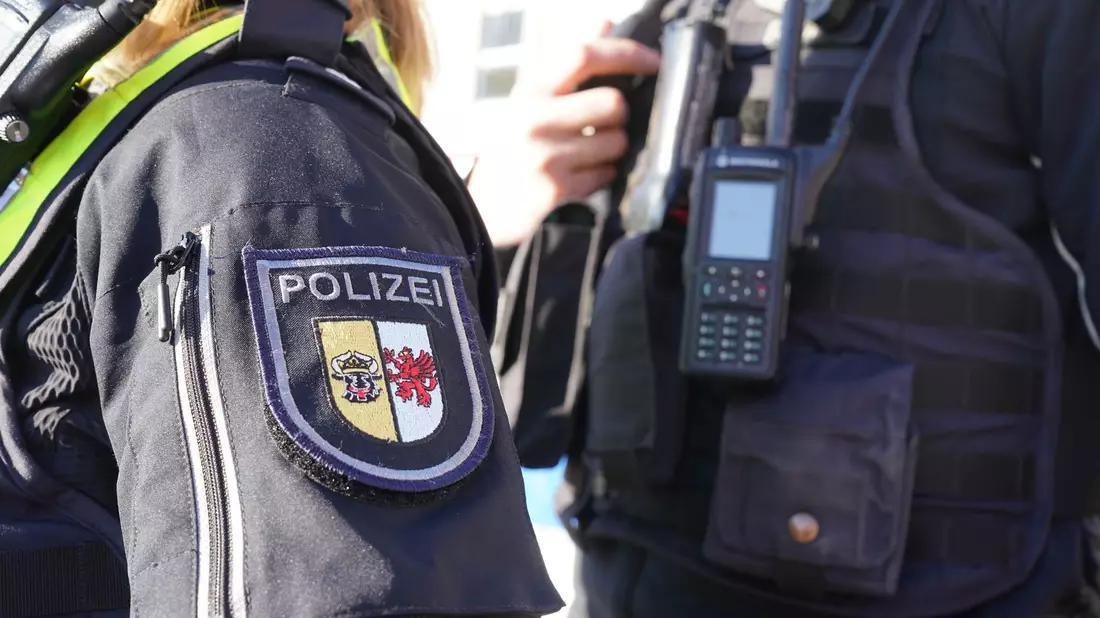 Die Polizei Mecklenburg-Vorpommern muss einen mutmaßlich rassistischen Angriff auf zwei ghanaische Kinder in Grevesmühlen aufklären. - Bild: Marcus Brandt/dpa