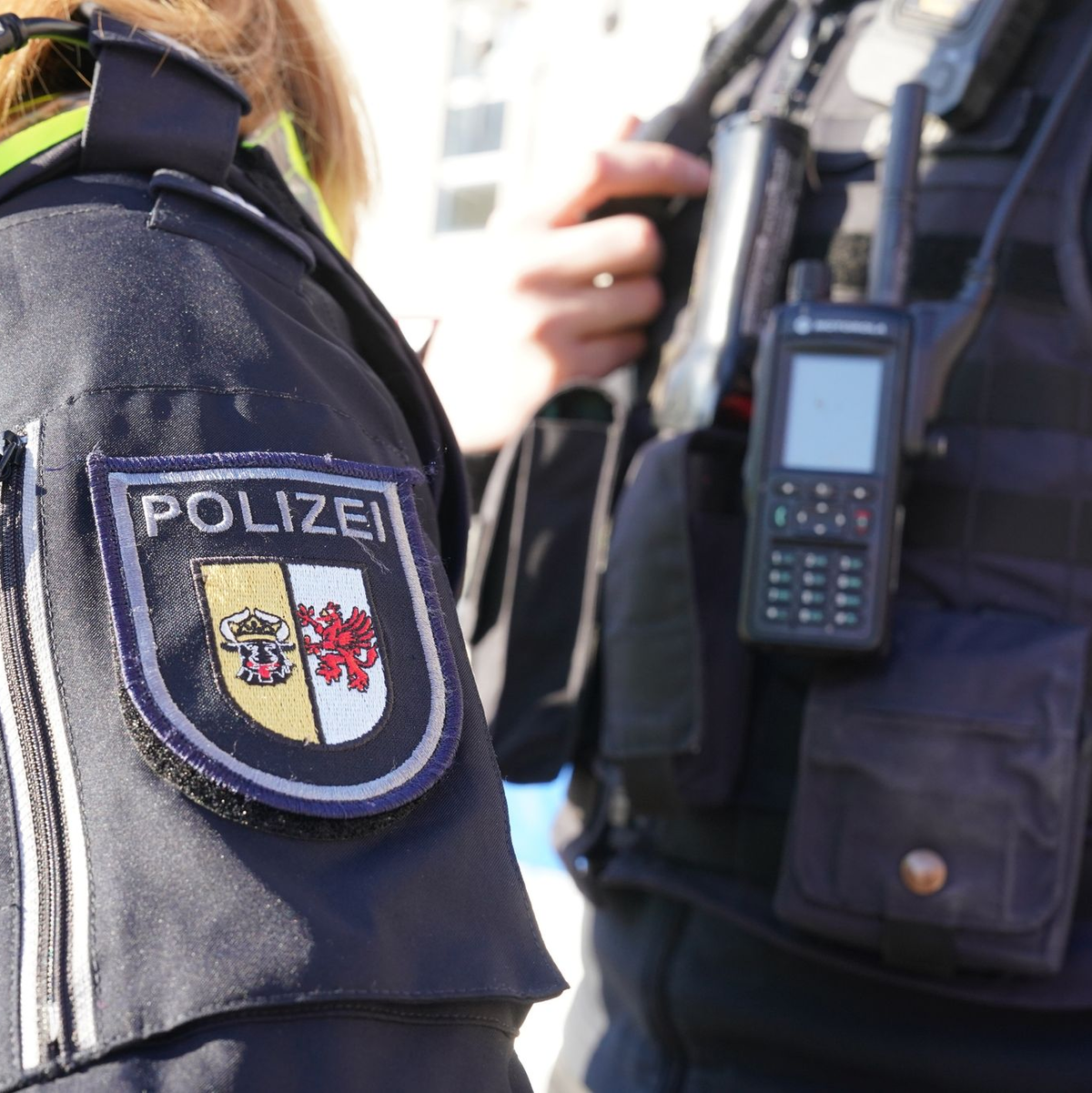 Die Polizei Mecklenburg-Vorpommern muss einen mutmaßlich rassistischen Angriff auf zwei ghanaische Kinder in Grevesmühlen aufklären. - Foto: Marcus Brandt/dpa