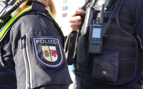 Die Polizei Mecklenburg-Vorpommern muss einen mutmaĂlich rassistischen Angriff auf zwei ghanaische Kinder in GrevesmĂŒhlen aufklĂ€ren. - Foto: Marcus Brandt/dpa Die Polizei Mecklenburg-Vorpommern muss einen mutmaĂlich rassistischen Angriff auf zwei ghanaische Kinder in GrevesmĂŒhlen aufklĂ€ren. - Foto: Marcus Brandt/dpa