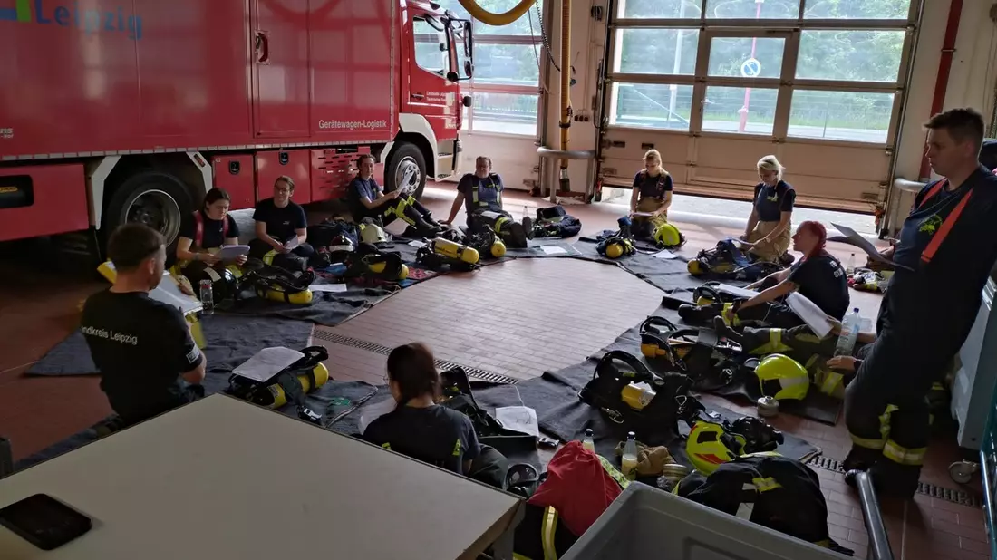 FW LK Leipzig: Lehrgang Atemschutzgeräteträger nur für Feuerwehrfrauen - Bild: presseportal.de