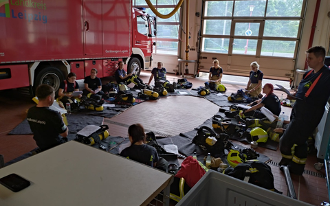 FW LK Leipzig: Lehrgang Atemschutzgeräteträger nur für Feuerwehrfrauen - Foto: presseportal.de