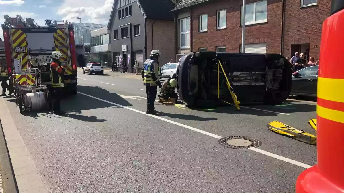 FW Bocholt: Verkehrsunfall Werther Straße - Bild: presseportal.de