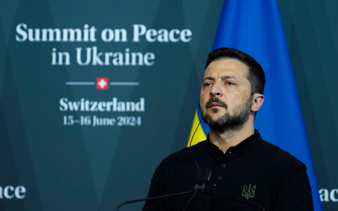 Der ukrainische Präsident Wolodymyr Selenskyj bei einer abschließenden Pressekonferenz nach der Ukraine-Friedenskonferenz. - Foto: Sean Kilpatrick/Canadian Press via ZUMA Press/dpa