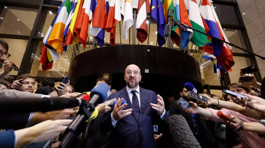 Wie sollen die EU-Spitzenposten neu besetzt werden? Auf diese Frage gibt es laut Ratspräsident Charles Michel noch keine Antwort. - Bild: Omar Havana/AP
