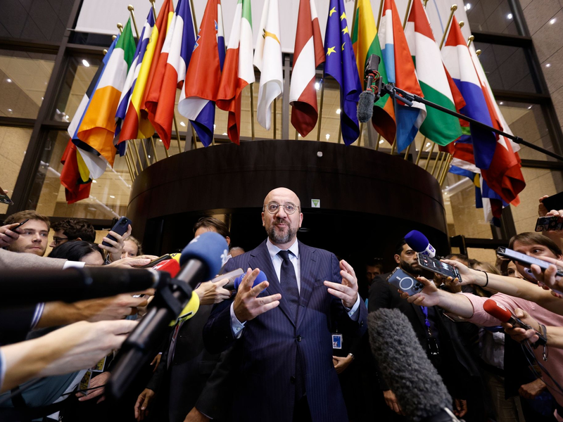 Wie sollen die EU-Spitzenposten neu besetzt werden? Auf diese Frage gibt es laut Ratspräsident Charles Michel noch keine Antwort. - Foto: Omar Havana/AP