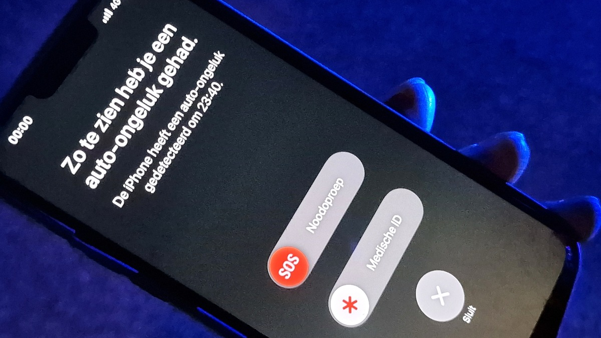 FW Heimbach: Handy löst nach Sturz selbstständig Notruf aus - Feuerwehr, Rettungsdienst und Polizei im Einsatz - Foto: presseportal.de
