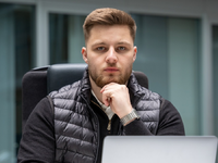 Energieunternehmen nun endgültig vor dem Abgrund? Birger Weiß von der WhiteAcademy verrät, wie die Branche ihre Personalprobleme endlich in den Griff bekommt - Foto: presseportal.de