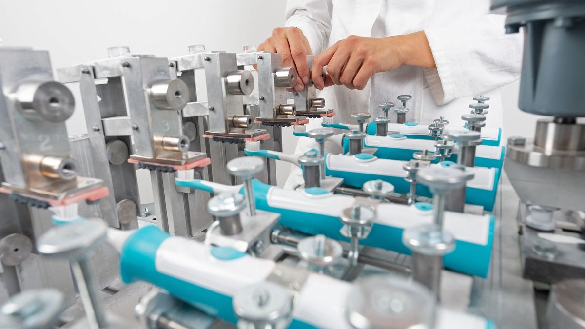 Die richtige Elektrozahnbürste für strahlend saubere Zähne - Foto: presseportal.de