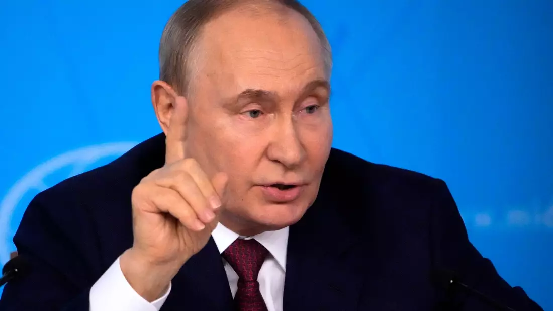 Der russische Präsident Wladimir Putin: Sein Besuch in Nordkorea soll bis Mittwoch dauern. - Bild: Alexander Zemlianichenko/AP/dpa