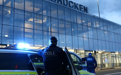 HZA-SB: Saarbrücker ZOLL stellt unversteuerte Tabakwaren und Potenzmittel sicher; Steuerschaden von über 2.100 Euro - Foto: presseportal.de