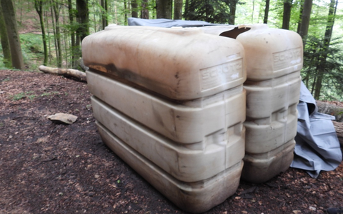 POL-FR: Müllheim/Neuenburg/Badenweiler: Mehrere Fälle illegaler Entsorgung von alten Öltanks und weiteren Gegenständen im Wald - Zeugen gesucht - Foto: presseportal.de