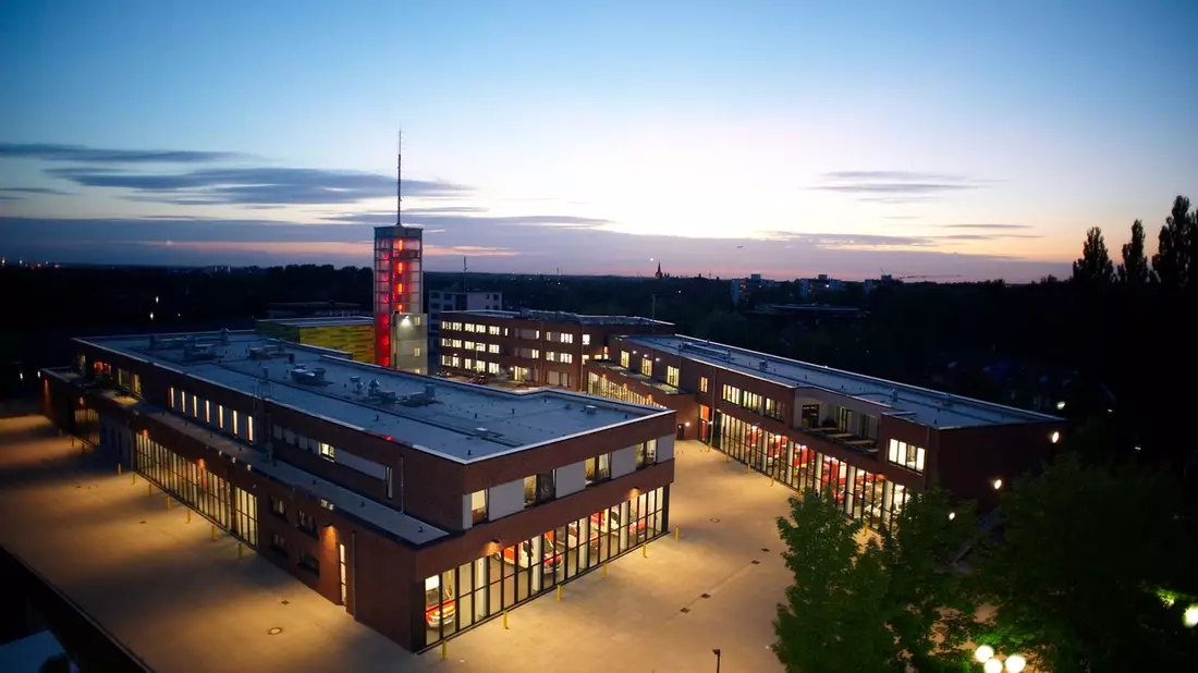 FW Ratingen: Initialzündung für deine Karriere - Bundesfreiwilligendienst bei der Feuerwehr Ratingen - Bild: presseportal.de