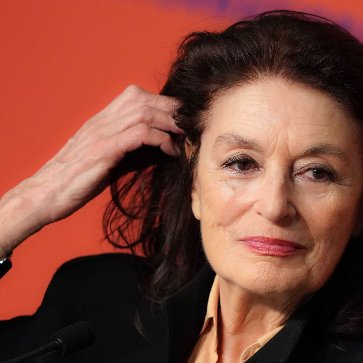 Sie spielte oft geheimnisvolle, rätselhafte schöne Frauen, die immer eine Wende in ihrem Leben ersehnten: die französische Schauspielerin Anouk Aimée. - Foto: Sebastien Berda/AFP/dpa