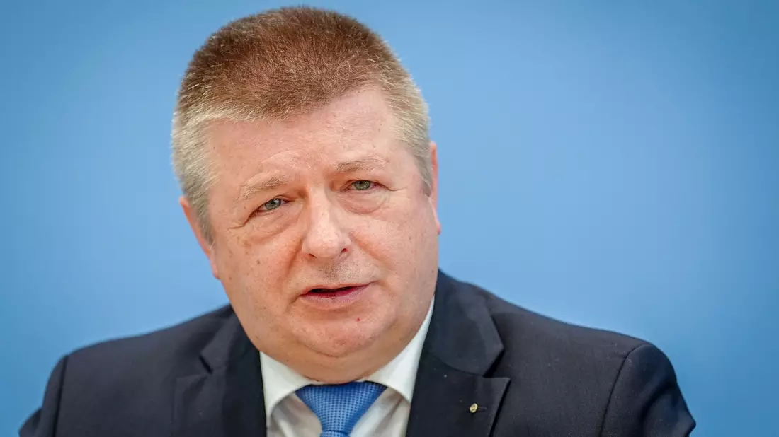 Thomas Haldenwang ist Präsident des Bundesamtes für Verfassungsschutz. Das Bundesamt dementierte, eine Liste mit unliebsamen Wissenschaftlern erhalten zu haben. - Bild: Kay Nietfeld/dpa