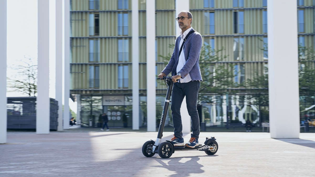 Verkaufsstart des XBoards: Automobilzulieferer Mubea steigt in den E-Scooter-Markt ein - Foto: presseportal.de
