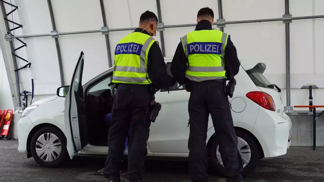 Bundespolizeidirektion München: Ungewollt schnelles Wiedersehen/ Bundespolizei greift pakistanische Migranten auf - Bild: presseportal.de
