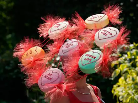 Wenn ein Hut zur Blume wird... - Foto: Alberto Pezzali/AP