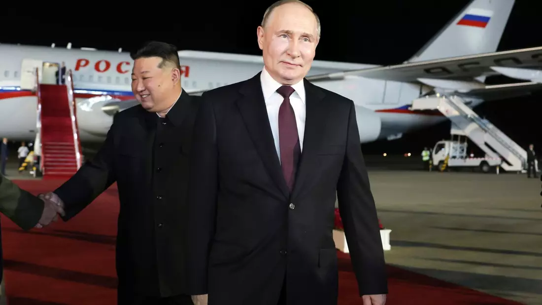 Das letzte Mal war Putin im Jahr 2000 in Nordkorea, damals wurde er noch von Kims Vater, Kim Il Sung empfangen. - Bild: Gavriil Grigorov/Pool Sputnik Kremlin/AP/dpa