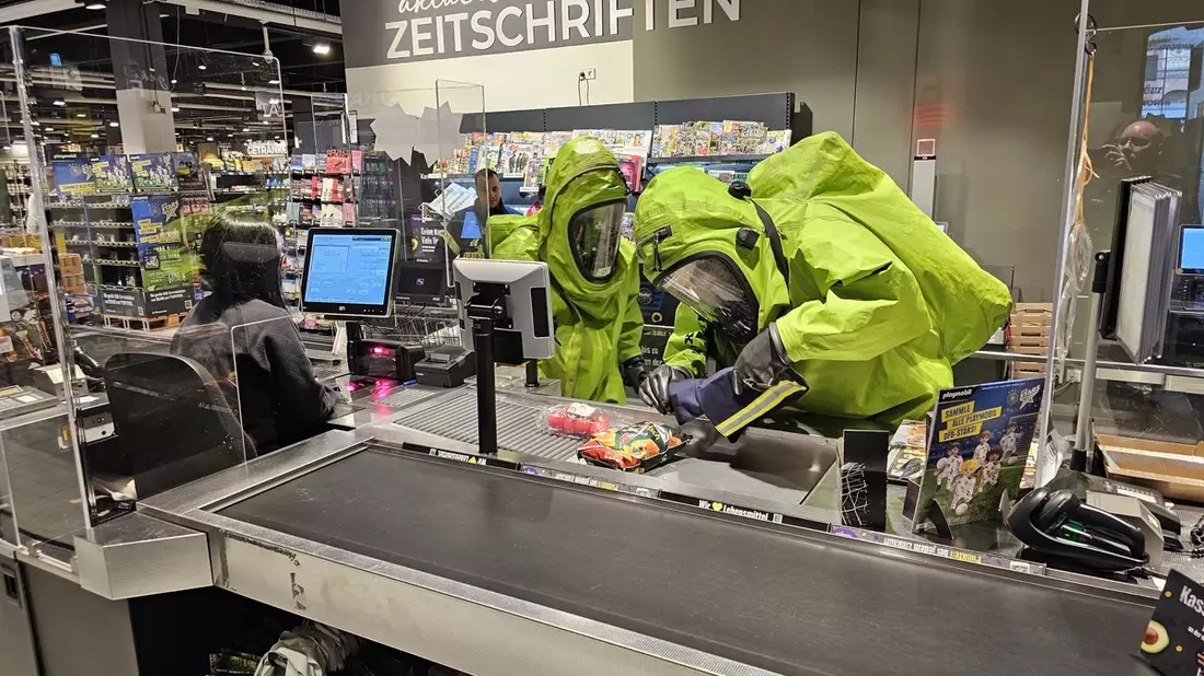FW-AR: Eine etwas andere Übung der ABC-Kräfte - Bild: presseportal.de