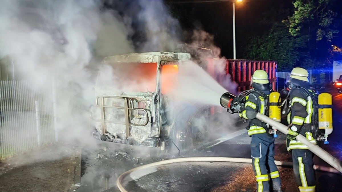 FW Celle: LKW-Brand in Westercelle - Foto: presseportal.de